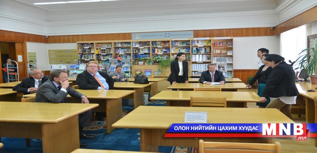 Чехийн төлөөлөгчид УИХ-ын номын сан болон архивын үйл ажиллагаатай танилцав
