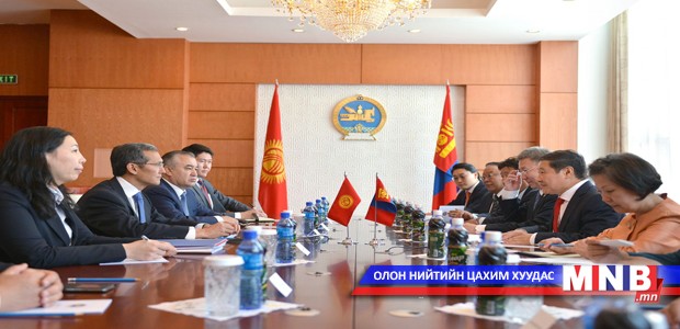 Киргизийн Ерөнхий сайдтай албан ёсны хэлэлцээ хийв