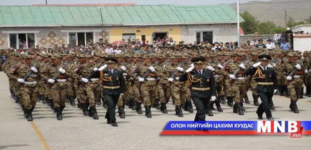 133 албан хаагчид цэргийн цол олголоо
