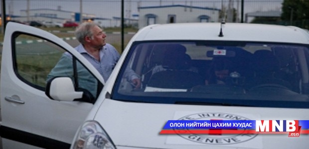 Улаан Загалмайн ажилтнууд Оросын цувааг дагалдана