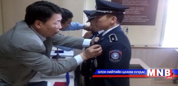 Цагдаа нар хүний амь аварчээ