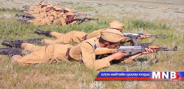 Оюутан цэргүүд есөн төрлийн хичээл үзэж байна