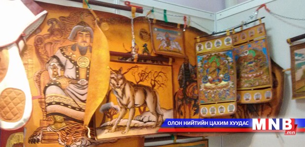 Гар урлалын бэлэг дурсгалын бүтээлийн үзэсгэлэн худалдаа нээлтээ хийлээ