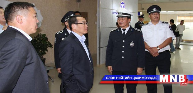 Х.Тэмүүжин сайд "Лицензийн төв"-ийн үйл ажиллагаатай танилцлаа