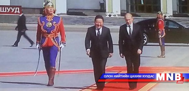 Хоёр Ерөнхийлөгч Чингисийн хөшөөнд хүндэтгэл үзүүллээ