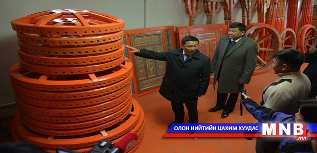 Ерөнхий сайд жижиг, дунд үйлдвэрүүдтэй танилцав