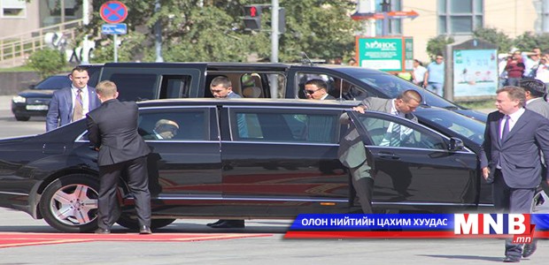 Монгол, Оросын албан ёсны гэрээ хэлэлцээр эхэллээ