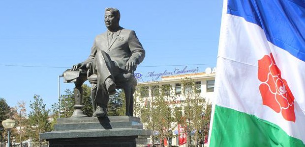 Ю.Цэдэнбал агсны хөшөөнд МАХН-ын удирдлагууд хүндэтгэл үзүүлэв
