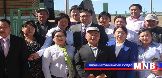 УИХ-ын гишүүн Ж.Батзандан тойрогтоо ажиллаж байна