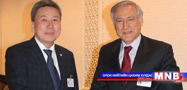 Minister L.Bold hold bilateral meetings