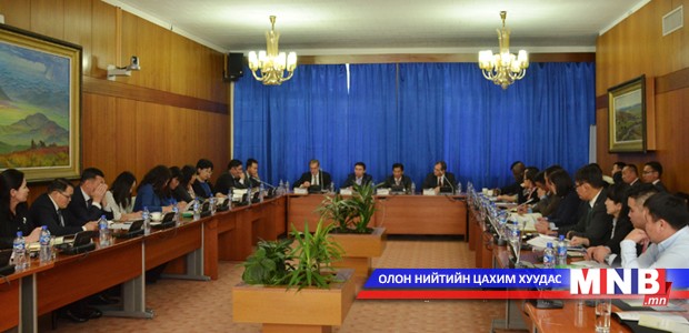 Худалдан авах тухай хуулийн хэрэгжилтийн талаар хэлэлцүүлэг хийв