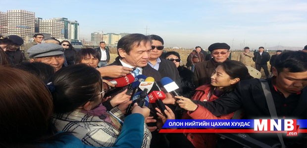 Н.Энхбаяр намын гишүүд, дэмжигчдийн хамт мод тарилаа
