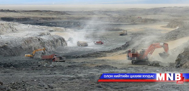 “Алтайн хүдэр” компаниас болж малын бэлчээр хомсдож байгааг малчид ярьж байна