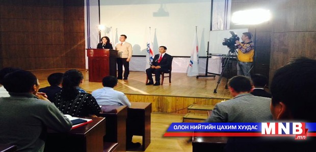 Залуус төрийн түшээдтэй уулзана