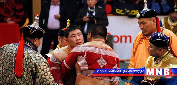 Бахархлын өдрийн барилдаанд Улсын харцага Ө.Бат-Орших түрүүллээ