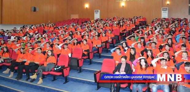 “Хайрын гар” аянд 500 оюутан нэгдлээ