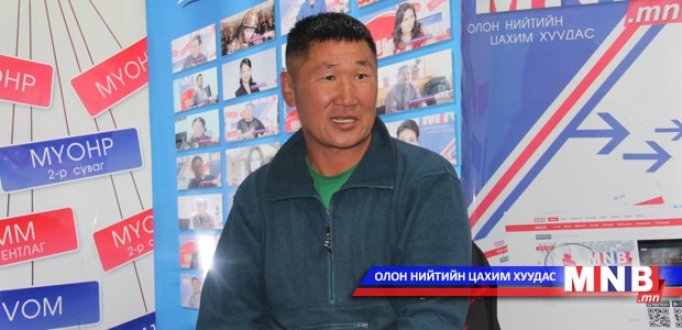 Б.Батболд: Хорин хүнтэй ажиллахад жилд хоёроос гурван хүн архинаас гараад сайхан амьдардаг