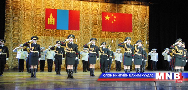 Цэргийн дуу бүжгийн эрдмийн чуулгын уран бүтээлчид Хятадад айлчлан тоглолт хийж байна