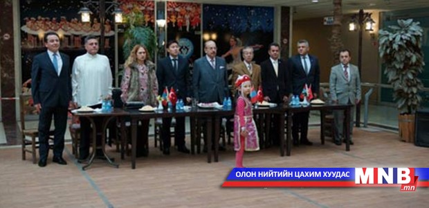 “Дээлтэй монгол” өдөрлөг болов