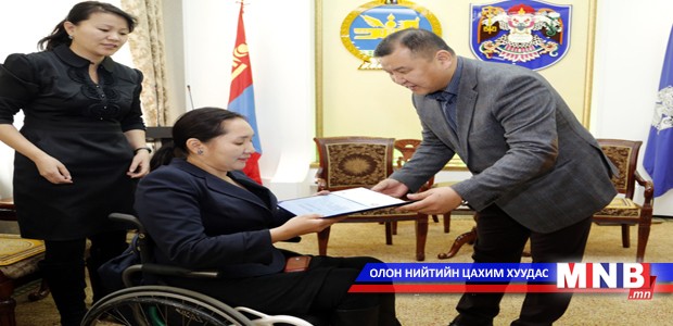 Нийслэлээс хөгжлийн бэрхшээлтэй иргэдийг шагналаа