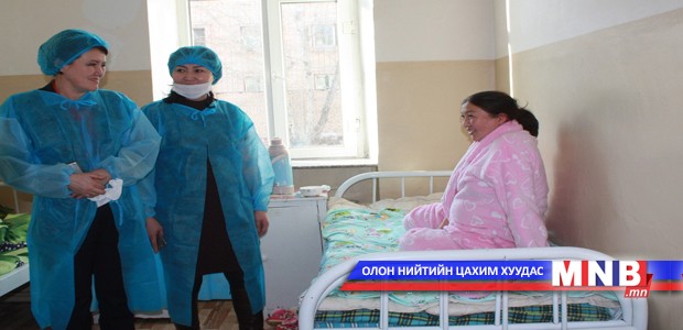 Эмэгтэй гишүүд төрөх эмнэлгүүдтэй танилцав
