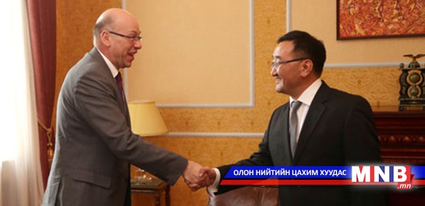 Онц бөгөөд Бүрэн эрхт Элчин сайд ноён Кристофер Стюартыг хүлээн авч уулзав