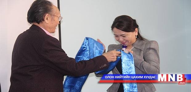 Ц.Оюундарь МҮОНРТ-ийн Ерөнхий захирлаар томилогдож, тамгаа гардан авлаа