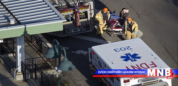 Сургуулийн автобус, ачааны галт тэрэгтэй мөргөлдөж хоёр хүн нас баржээ