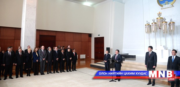 Дипломат корпусын төлөөлөгчдийн газрын тэргүүн нарт мэндчилгээ дэвшүүлэв