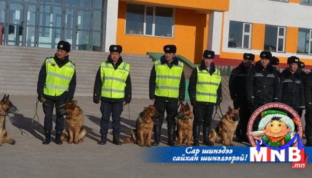 Цагдаагийн албан хаагчид өндөржүүлсэн бэлэн байдалд ажиллав
