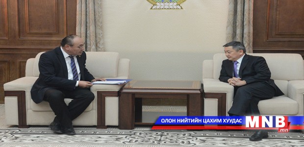 Төрөөс аж үйлдвэрийн талаар баримтлах бодлоготой болно