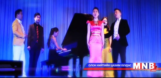 "Ижий ээлтэй орчлон" дуу