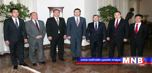 УИХ-ын Тамгын газрын Ерөнхий нарийн бичгийн дарга Б.Болдбаатар Чех улсад айлчиллаа