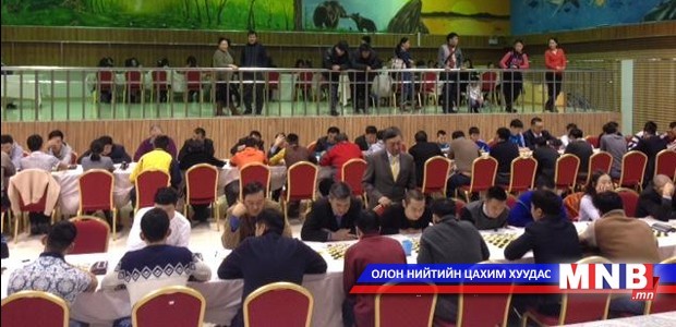 Д.Эрдэнэбилэг, Ц.Отгонбилэг нар тэргүүлж байна