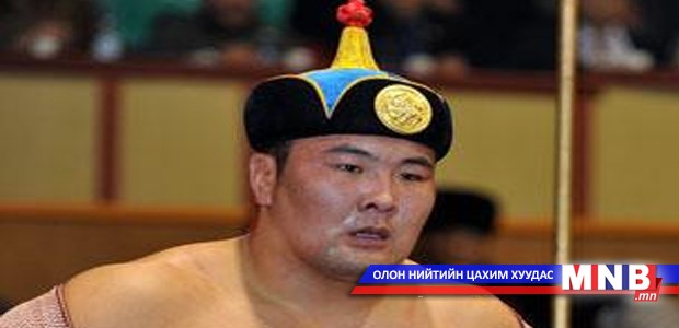 "Эх орончдын өдөр"-ийн барилдаанд улсын арслан П.Бүрэнтөгс түрүүллээ