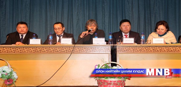 Хууль тогтоогчид орон нутагт ажиллаж байна