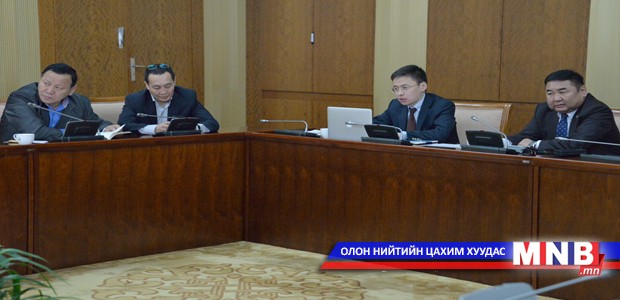 Хууль зүйн байнгын хорооны гишүүдэд танилцуулга хийв