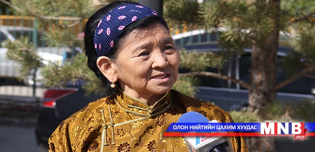 Д.Мэндбаяр: Би есдүгээр ангиасаа мэргэжлийн жүжигчин болох гараагаа эхэлсэн