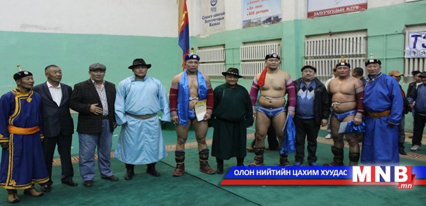 "Таван Хан" дэвжээний ойн барилдаан боллоо