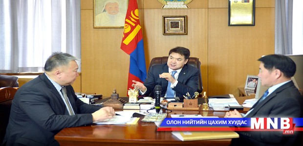 Татвар төлөгчдийг дарамтлах биш дэмжих ёстой гэв