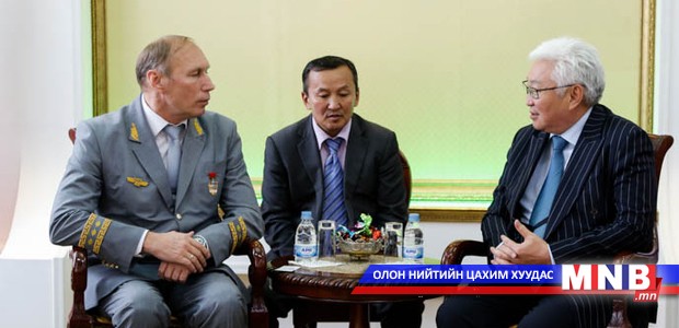 Игорь Андреевич Домбровскийг "Нийслэлийн Тэргүүний ажилтан" цол тэмдгээр шагналаа