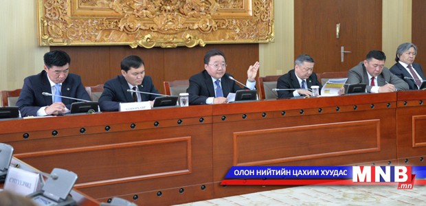 Ерөнхий сайд шинээр томилогдсон нэг жилийн дотор Төрийн албаны тухай хуульд нэмэлт, өөрчлөлт оруулахгүй байхыг хуульчилна