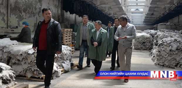 УИХ-ын дарга "Дархан нэхий" компанийн үйлдвэртэй танилцлаа