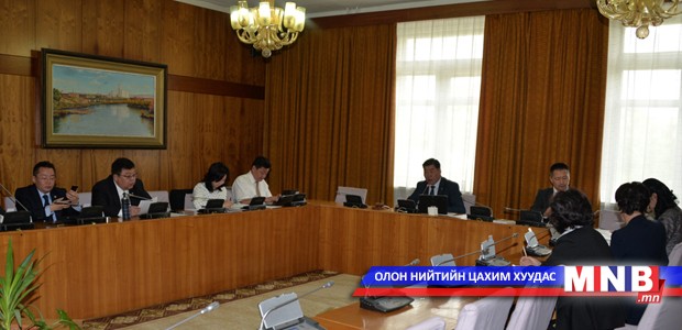 Тэтгэвэр барьцаалсан зээлийн үйлчилгээг хэрэгжүүлэх хуулийн зохицуулалт хэрэгтэй гэв