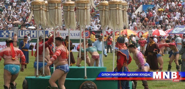 2013 оны наадмын бөхийн долоогийн давааны торгон агшинууд /архиваас/