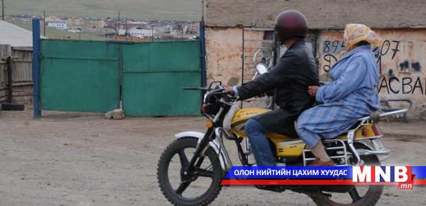 Орон нутгийн иргэд мотоциклоос унаж амь нас, эрүүл мэндээрээ хохирсоор байна
