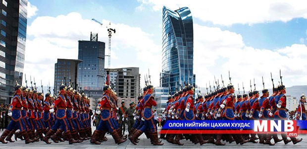 Зэвсэгт хүчний 70 албан хаагч Бээжин хотын төв талбайд жагсана