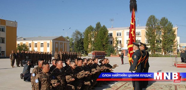 Дэд хурандаа Г.Тунгаамаа захирагчтай эмнэлгийн цэргийн баг жанжин тугандаа хүндэтгэл үзүүллээ