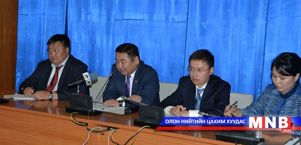 Хууль зүйн байнгын хорооны дарга Д.Ганбат мэдээлэл хийлээ