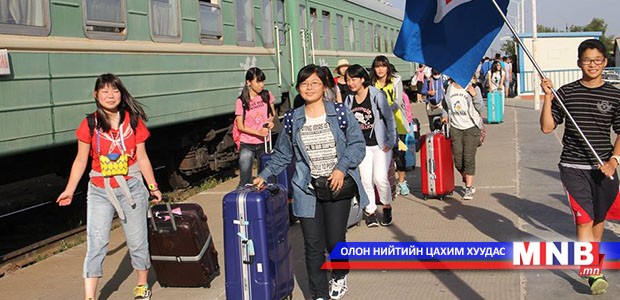 Шизүока мужийн сурагчид Дорноговь аймагт ирлээ